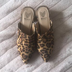 Leopard mules